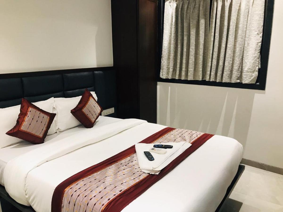 Hotel Flora Suites - Fort Mumbai Exteriör bild