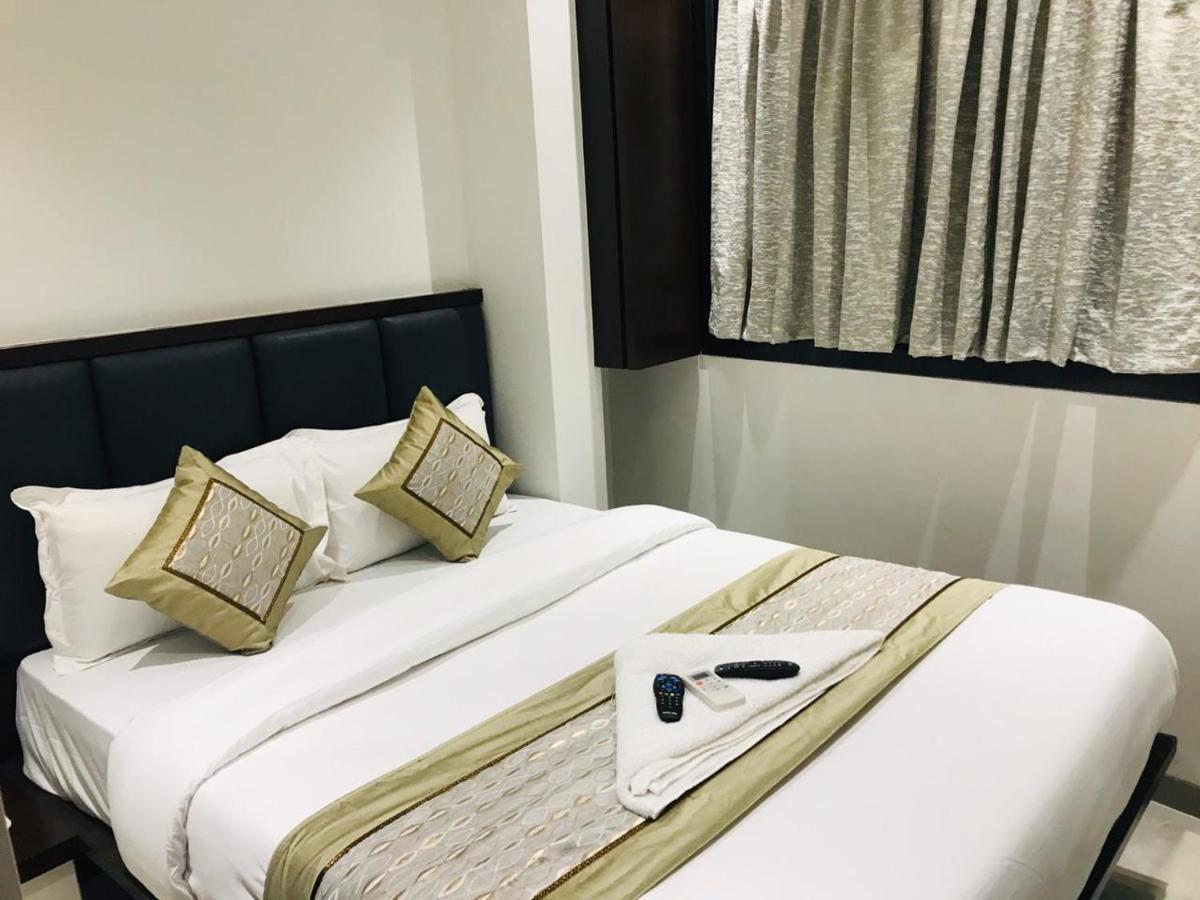 Hotel Flora Suites - Fort Mumbai Exteriör bild