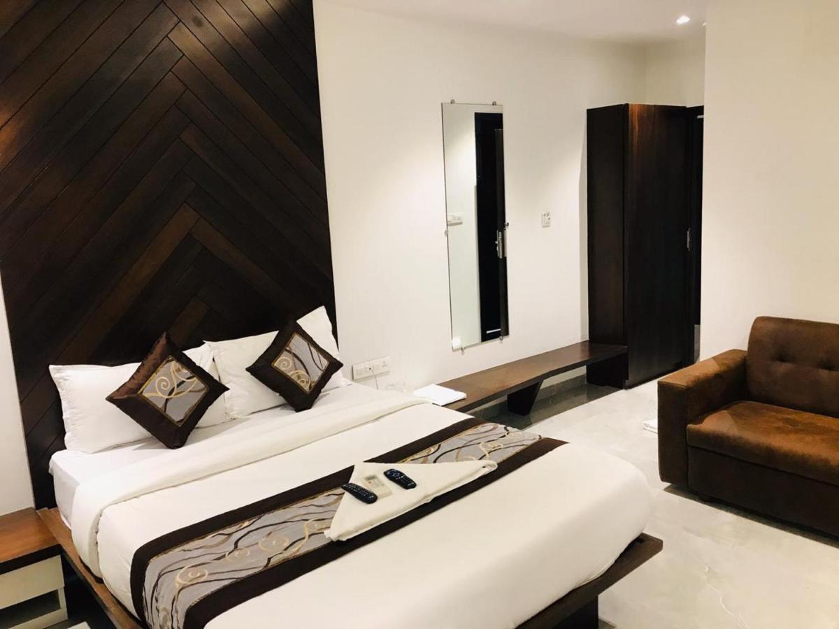 Hotel Flora Suites - Fort Mumbai Exteriör bild