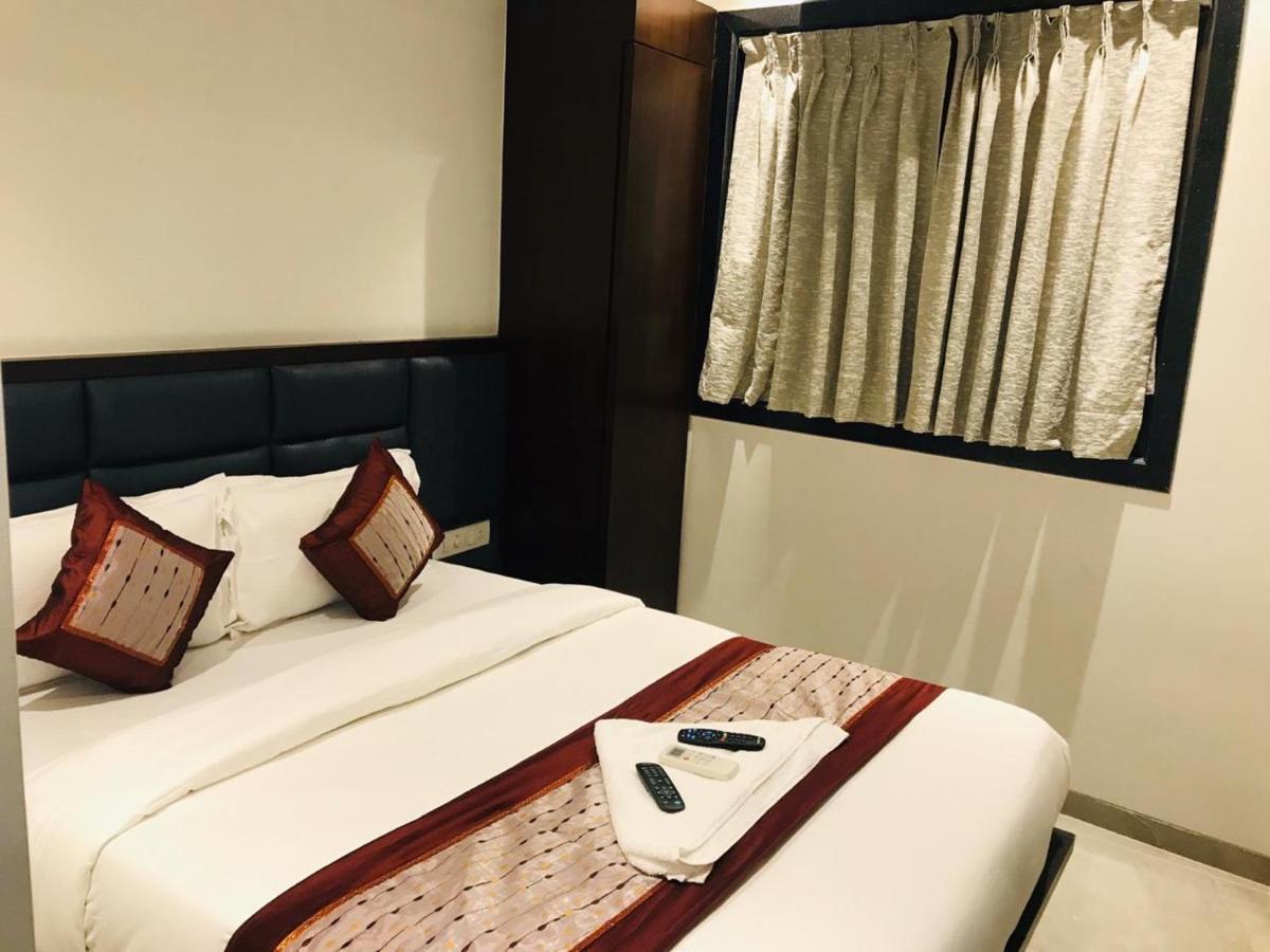 Hotel Flora Suites - Fort Mumbai Exteriör bild