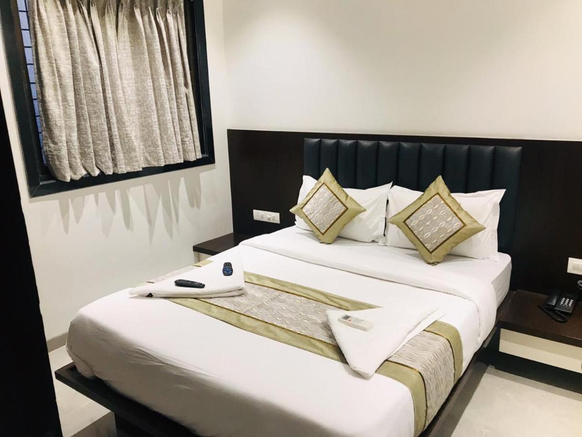 Hotel Flora Suites - Fort Mumbai Exteriör bild
